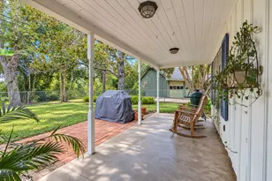 524 Oak Dr, Lake Jackson, TX 77566 - Photo 9