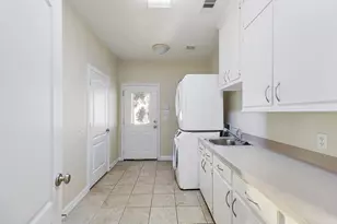 4521 W Bayshore Rd, Anahuac, TX 77514 - Photo 15