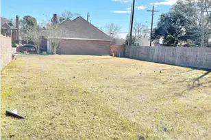 6 Regency Pl, Orange, TX 77630 - Photo 1