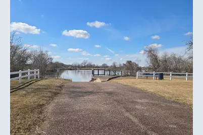 2803 Pearce Meadow, Rosharon, TX 77583 - Photo 3