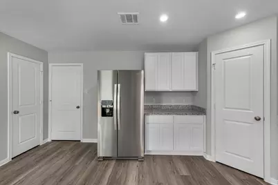 10030 Cerritos Drive, Conroe, TX 77306 - Photo 9