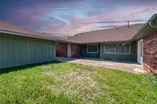 7851 Pecan Villas Dr, Houston, TX 77061 - Photo 25