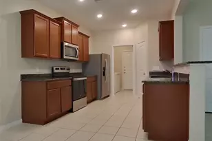 536 Red Dusk Paint Dr, La Marque, TX 77568 - Photo 5