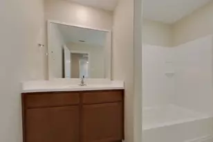 536 Red Dusk Paint Dr, La Marque, TX 77568 - Photo 17