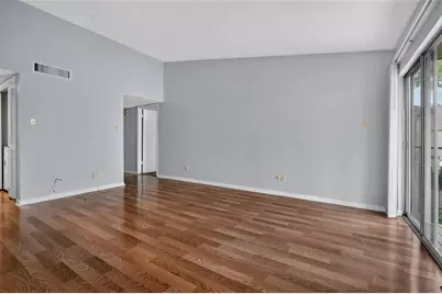700 Thicket Lane #304, Houston, TX 77079 - Photo 11