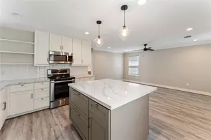 809 E 40th St, Houston, TX 77022 - Photo 15