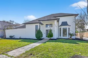 3138 Country Club Blvd, Stafford, TX 77477 - Photo 3
