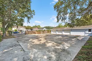 710 S Jackson St, Alvin, TX 77511 - Photo 13