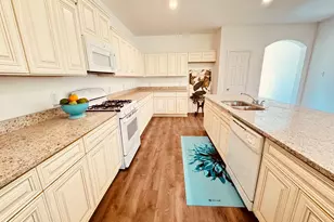 11130 Beverley Pk St, Sugar Land, TX 77498 - Photo 5