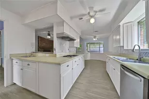 807 Richvale Ln, Houston, TX 77062 - Photo 7