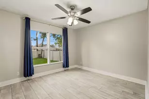 406 Gresham St, Baytown, TX 77520 - Photo 19