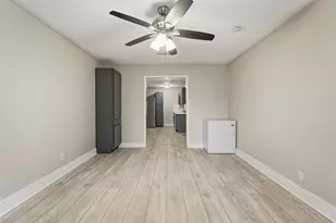 406 Gresham St, Baytown, TX 77520 - Photo 11