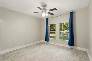 406 Gresham St, Baytown, TX 77520 - Photo 17
