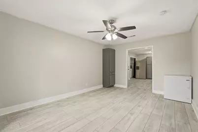 406 Gresham Street, Baytown, TX 77520 - Photo 9