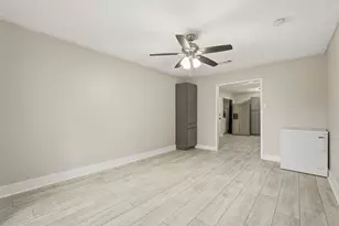 406 Gresham St, Baytown, TX 77520 - Photo 9