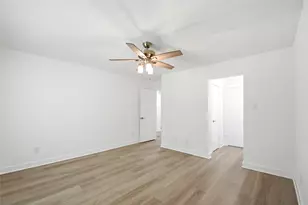 9407 Denbury Way, Houston, TX 77025 - Photo 35