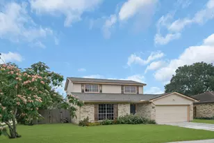 302 Morningside Dr, League City, TX 77573 - Photo 1