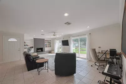 24 Champions Colony E, Houston, TX 77069 - Photo 11