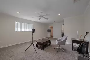 24 Champions Colony E, Houston, TX 77069 - Photo 13