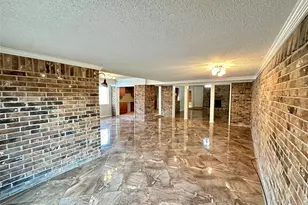 3010 Pine St, Galveston, TX 77551 - Photo 9