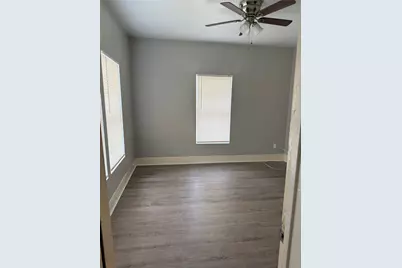 118 E Murrill Avenue, Baytown, TX 77520 - Photo 9