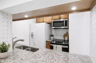 7200 Clarewood Dr, Houston, TX 77036 - Photo 9