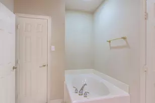 10735 Norchester Village, Houston, TX 77070 - Photo 15