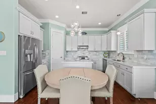 25102 Sausalito Dr, Galveston, TX 77554 - Photo 7