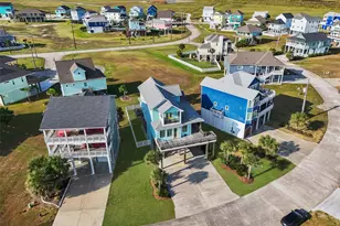 25102 Sausalito Dr, Galveston, TX 77554 - Photo 3