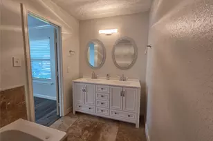 4718 Blanton Blvd, Houston, TX 77092 - Photo 23