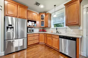 222 Oak Road Rd, Clear Lake Shores, TX 77565 - Photo 9