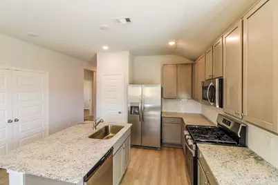 11688 Descent Drive, Conroe, TX 77303 - Photo 7