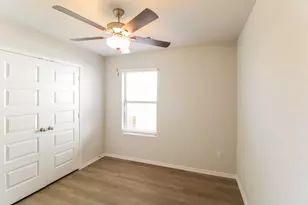 11688 Descent Dr, Conroe, TX 77303 - Photo 9