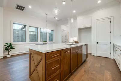 1521 Nevada Street, Houston, TX 77006 - Photo 9