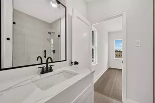 8110 Carver Rd, Houston, TX 77088 - Photo 19