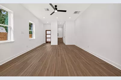 8110 Carver Road, Houston, TX 77088 - Photo 11