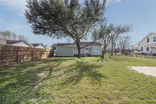 403 N College St, Weimar, TX 78962 - Photo 11