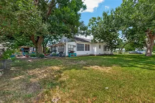 416 E Caney St, Wharton, TX 77488 - Photo 23