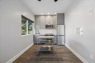 1919 Missouri St, Houston, TX 77019 - Photo 5