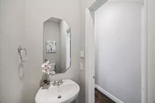 5443 Camaguey St, Houston, TX 77023 - Photo 9