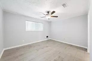 305 Baycrest Dr, League City, TX 77573 - Photo 9