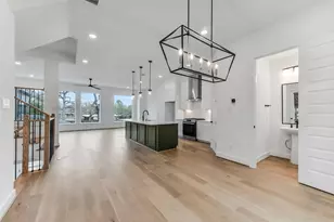 806 Fisher St, Houston, TX 77018 - Photo 9