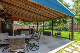 5906 High Meadow St, League City, TX 77573 - Photo 9