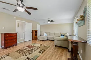 301 Bull Run Dr, League City, TX 77573 - Photo 21