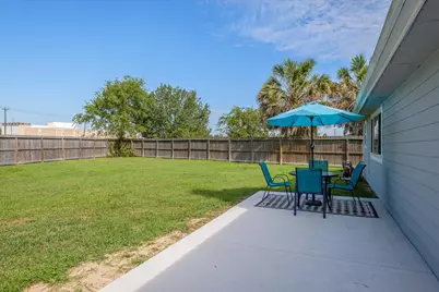 301 Bull Run Drive, League City, TX 77573 - Photo 29