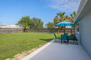 301 Bull Run Dr, League City, TX 77573 - Photo 29