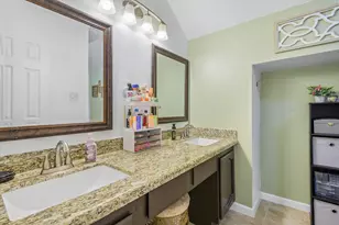 301 Bull Run Dr, League City, TX 77573 - Photo 27
