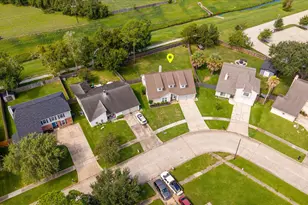 301 Bull Run Dr, League City, TX 77573 - Photo 35