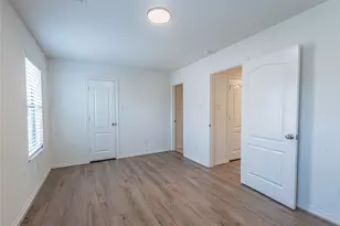 8117 Silverton Creek Ln, Houston, TX 77040 - Photo 13