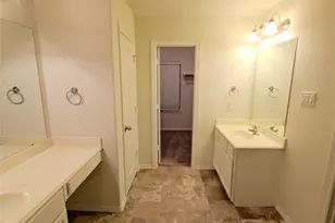 8117 Silverton Creek Ln, Houston, TX 77040 - Photo 17